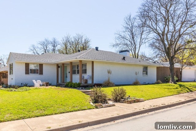 Charming entryway of the Lake Highlands Estates rental home
