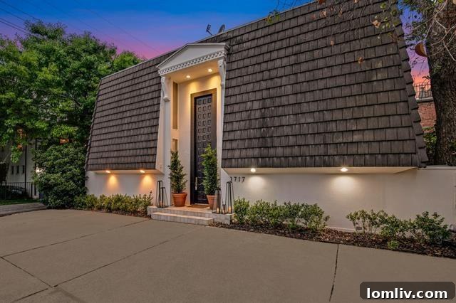 Two Coveted Oak Lawn Residences For Sale 3 Exterior facade of the sophisticated North Oak Lawn transitional home