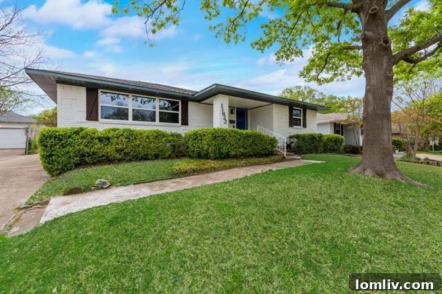 Lochwood Midcentury Modern Awaits Your Masterpiece 3 Charming Midcentury Modern Exterior in Dallas's Lochwood Estates