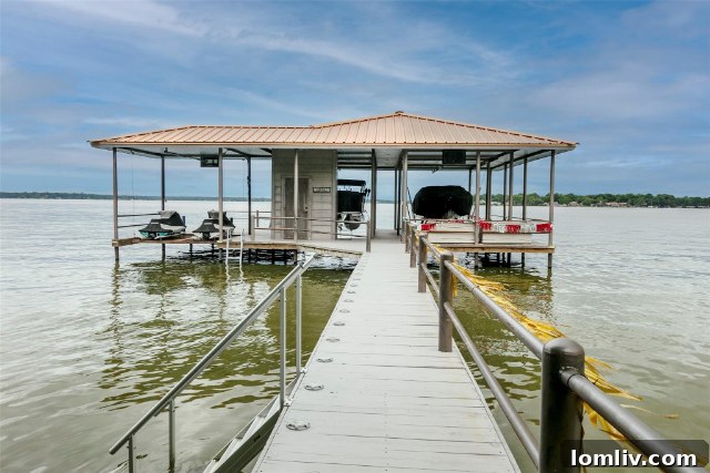 Elegant Waterside Primary Suite