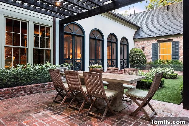 4214 Manning Lane - Kitchen Island
