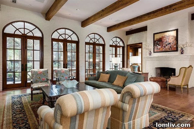 4214 Manning Lane - Living Area Detail