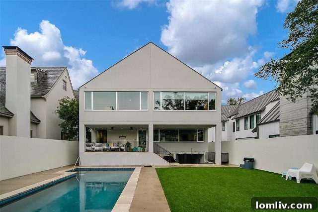 Highland Park: A Concrete and Glass Engineering Masterpiece 12 3610-Lindenwood