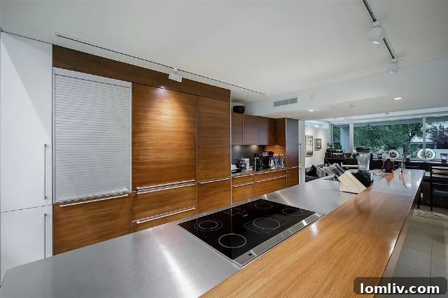 Highland Park: A Concrete and Glass Engineering Masterpiece 6 3610-Lindenwood