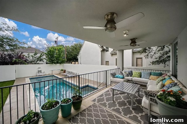 Highland Park: A Concrete and Glass Engineering Masterpiece 9 3610-Lindenwood