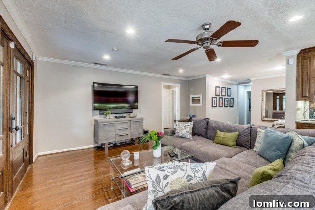 Palo Pinto's Pristine Craftsman Gem in Lakewood 4 GetMedia-13