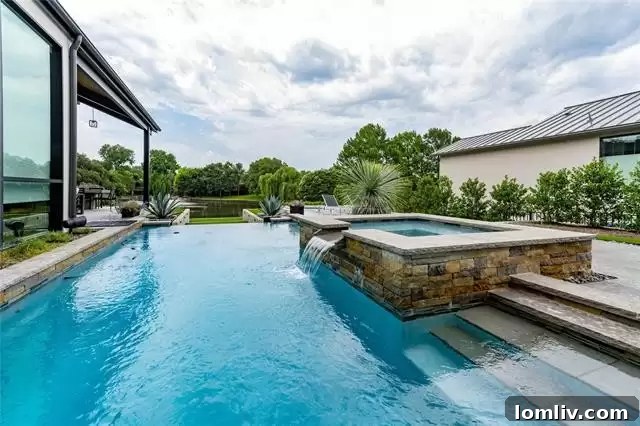 Luxurious Covered Patio with Fireplace