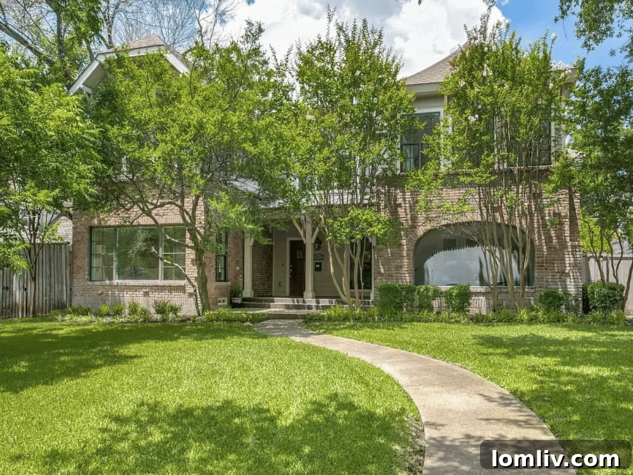 Unique Exterior with Amoeba-shaped Pool, 6725 Bob O Link Dr Dallas