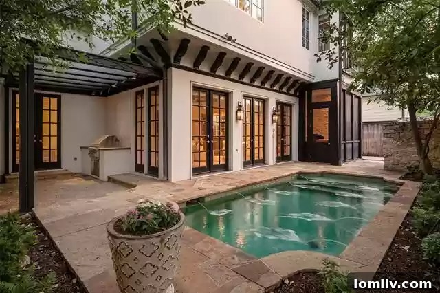 4500-Belclaire-Ave-1-aa