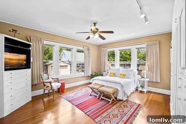 Versatile Front Bedroom or Den Fort Worth Bungalow