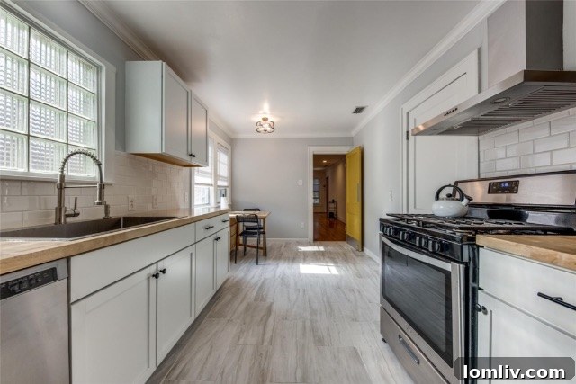 Screened-In Megaporch