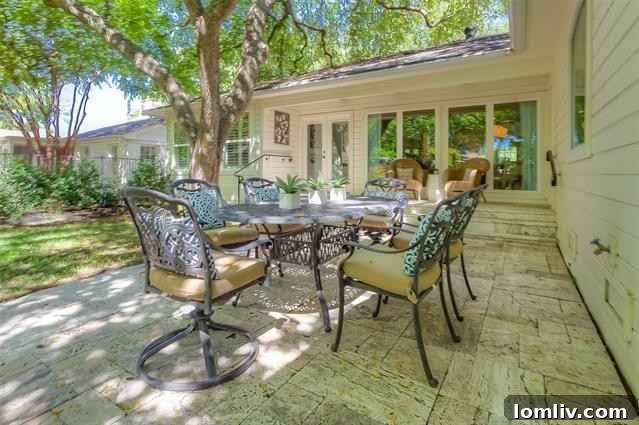 Timeless Midcentury Style: Collinwood's Westside Ranch Icon 11 d3390b882c93a1d5e77c27b0d23e9507l-m2148178954od-w1024_h768_x2_s1