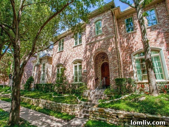 Oak Lawn Townhome: Finally, Room for Everything That Matters 2 Exquisite Dallas Townhome for Collectors: 4610 Gilbert Ave