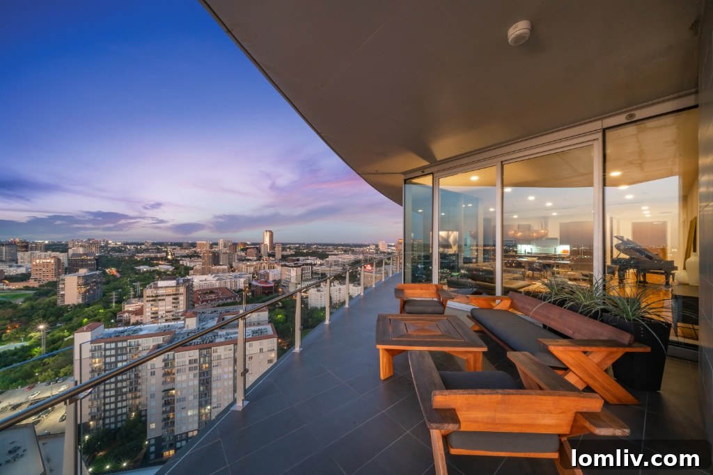 Bleu Ciel Dallas' luxurious 33-story high-rise exterior designed by Jean-Michel Wilmotte