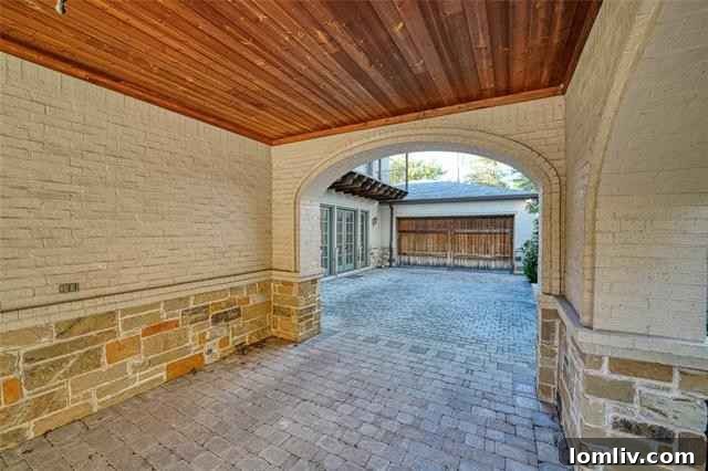 Paved private backyard courtyard, reminiscent of a French hotel particulier