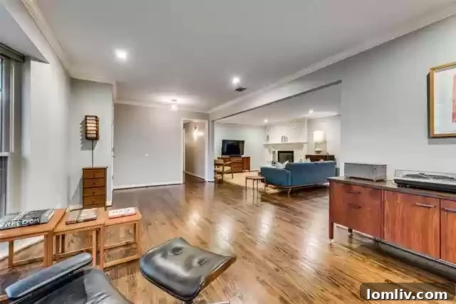 1606 Trailridge Drive Den - Spacious Living Areas