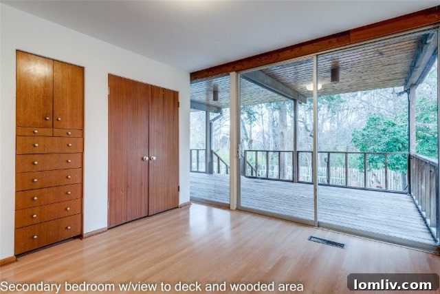 Bathroom with original Formica countertop and fixtures