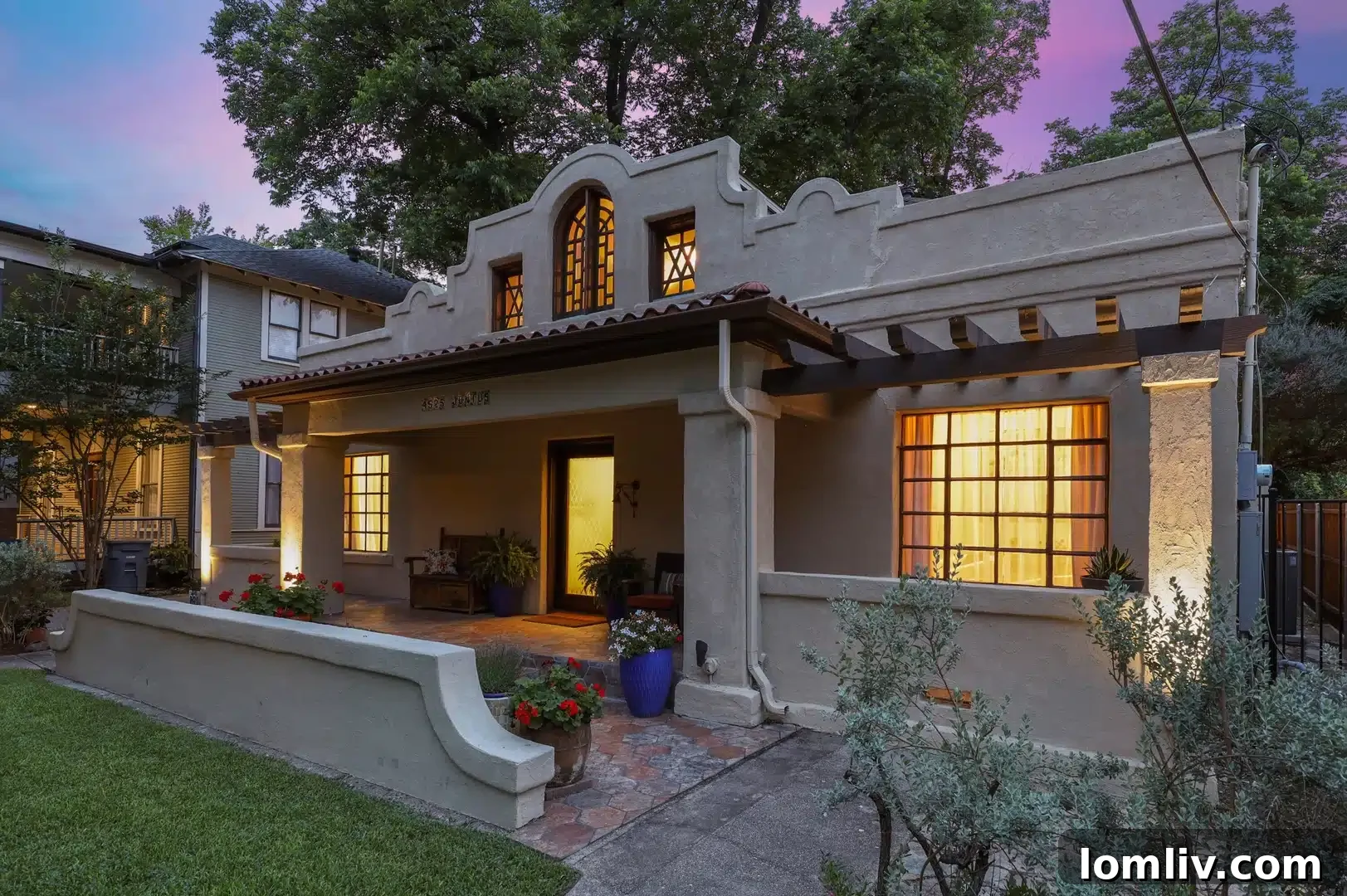 Are These Dallas-Fort Worth's Most Charming Homes? 15 Historic Mission Revival home exterior in Junius Heights, Dallas