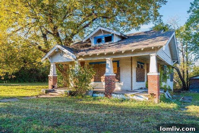 W.-8th-Demolition-Fence-1024x768