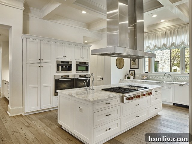 480FrmlDng - A spacious and inviting kitchen island