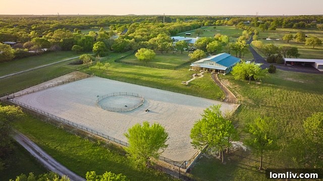 480HouseA - A closer look at the well-maintained barn facilities