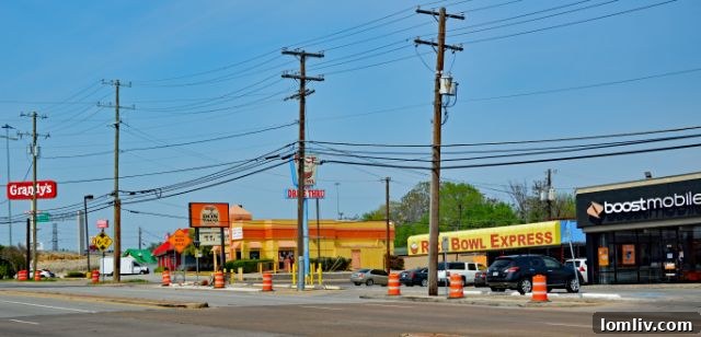 Monte Anderson Plans Affordable Micro Homes for Oak Cliff Retail Hub 10 Across the street from Malone’s.