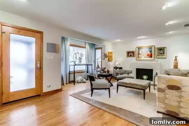 Front entry of Bluffview Estates home with frosted glass door