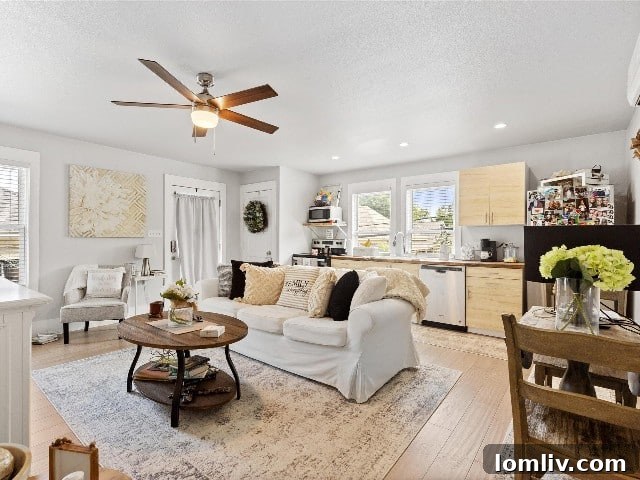 Fairmount Craftsman: Vintage Appeal, Modern Lifestyle 8 Charming Garage Apartment Interior