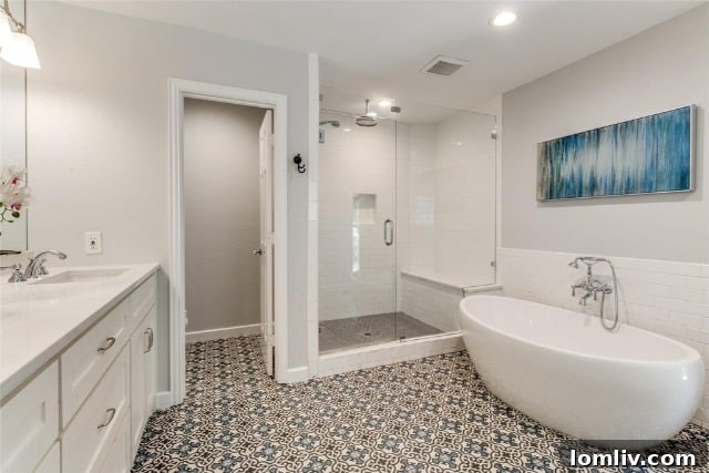 Close-up of the well-maintained original blue tile in the bathroom