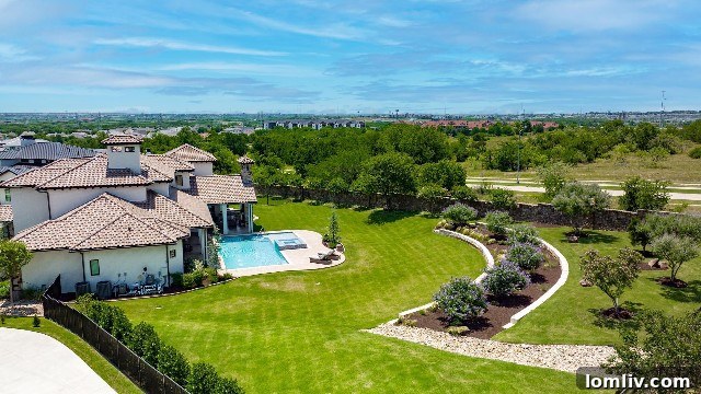 La Cantera's Caliza Court: The Ultimate Texas Summer Retreat 3 Fronta