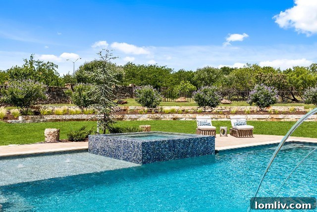 La Cantera's Caliza Court: The Ultimate Texas Summer Retreat 8 Fronta
