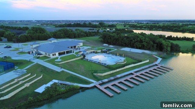 Heath Golf and Yacht Club Pool