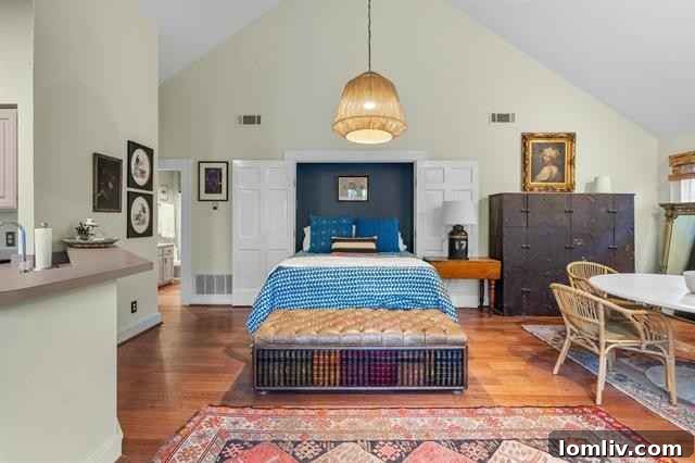 Independent guest house with private entrance and charming exterior