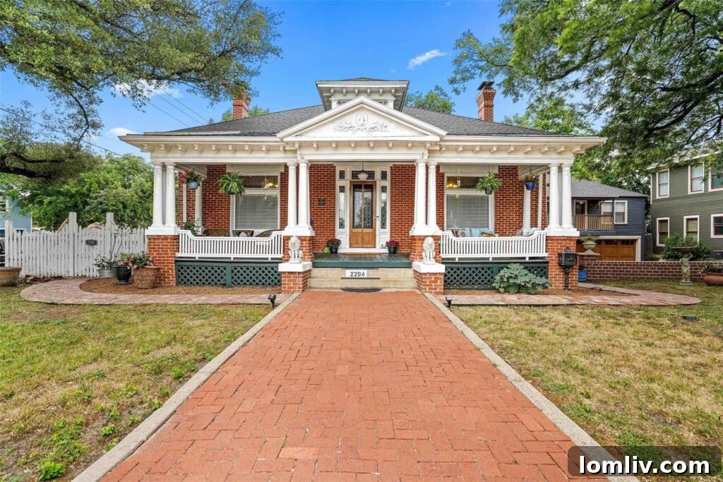 Exterior view of 2264 Lipscomb, a Greek Revival bungalow in Fort Worth's Fairmount neighborhood