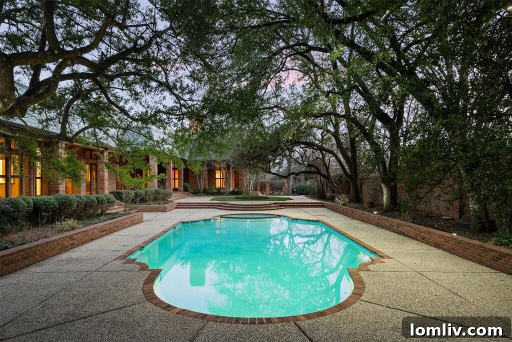 Elegant Dining Room with Designer Handbag Collection at 10001 Gaywood