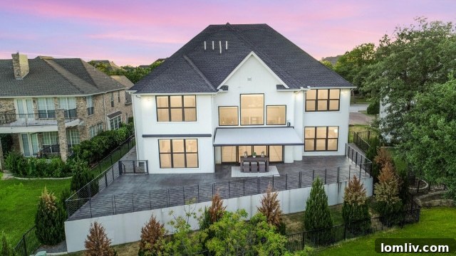 Luxurious Media Room with Comfortable Seating and Large Screen