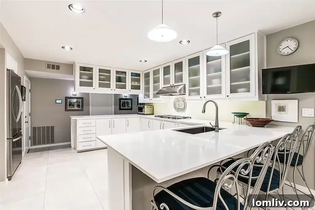 Cozy sitting area next to the kitchen, leading to the patio