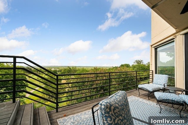 Private Balcony with Shady Oaks GC Views