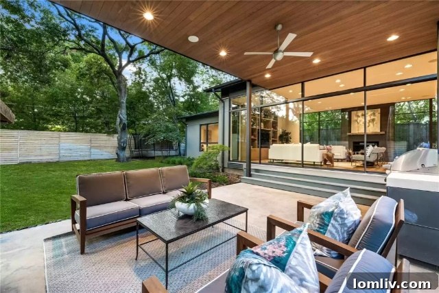 Bentley Tibbs and Mark Siepielas Bluffview Modern: The Art of Subtle Design 9 Bluffview Modern Home - Outdoor Living