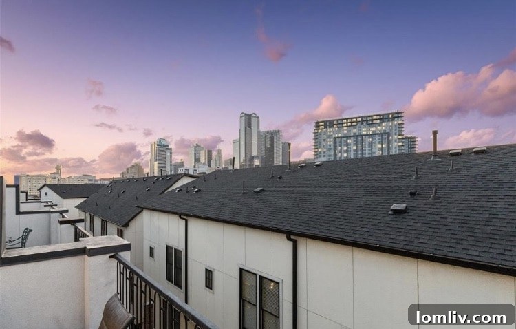 Downtown Dallas Townhome with Skyline View
