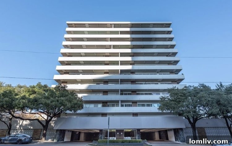 Elegant entrance to 3601 Turtle Creek Blvd, a landmark building designed by George Dahl near Fair Park