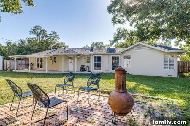 A Sprawling Ranch Hiding in Plain Sight 13 6935-Vivian-Ave-2