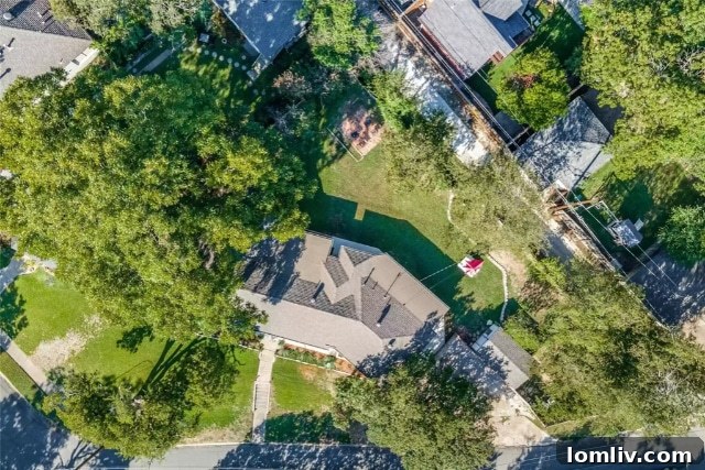 A Sprawling Ranch Hiding in Plain Sight 14 6935-Vivian-Ave.-4