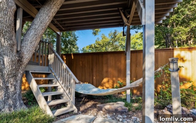 Highland Park Contemporary: An Architecture of Enduring Delight 17 Stylish outdoor fire pit area, ideal for evening entertainment and relaxation