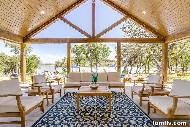 Outdoor Patio at Kettle Hollow Ranch Lodge