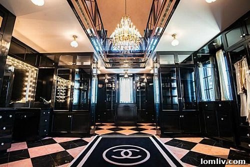 Champ d Or: Texas-Sized Tackiness, Pre-Recession Excess 2 Chanel-Closet - Inside the Opulent World of Megamansions