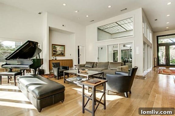 6406 Forest Creek - Inviting Living Room