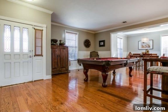 Legendary-Lane-foyer-575x383