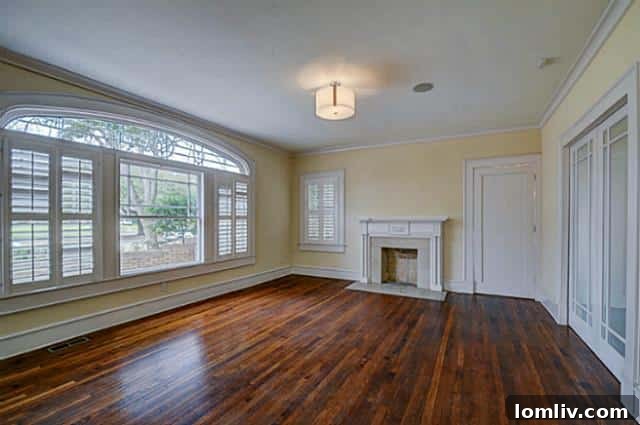 4912 Swiss Avenue Living Room