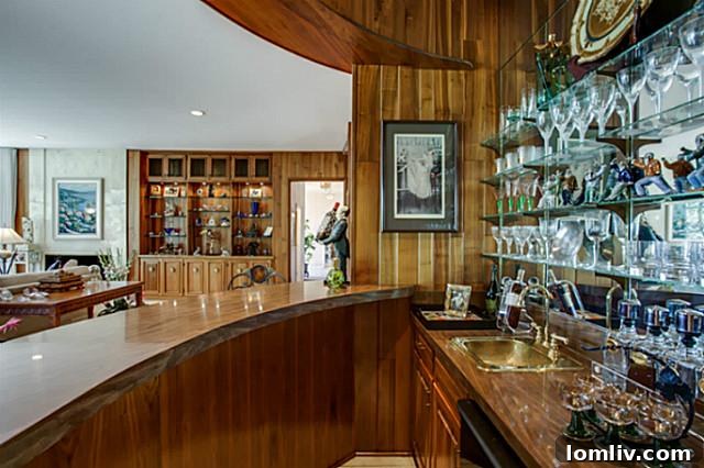 4646-Chapel-Hill-bar